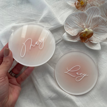 Load image into Gallery viewer, Acrylic Round Place Card - Pink Ombre