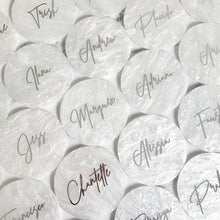 Load image into Gallery viewer, Acrylic Round Pearl Place Cards - White